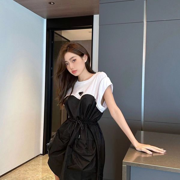 Designer high-quality triangle label fashion black and white color contrast patchwork drawstring waist tooling dress 6c