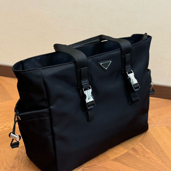 Designer bags Classic Nylon Shopping Bag Handbag Travel Bag Mobile phone bag Luxurys Purse Card Ccredit card slot Messenger Bag Fortune bag 36m
