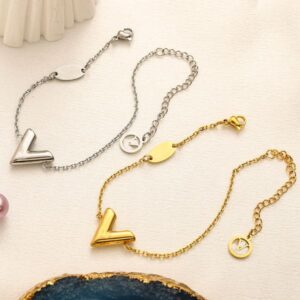 Fashion Bracelet Women Designer Gold Stainless Steel Letter Bangle Cuff Chain Women Bracelet Gift Jewelry