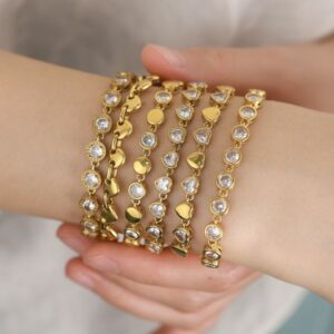 Gifting Idea Dazzling Heart-Stone Band Accessory for Everyday Use