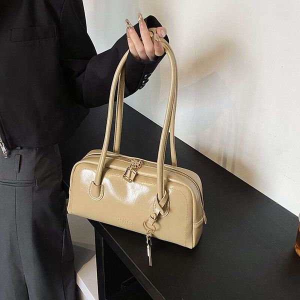 Internet celebrity fashion high-end niche underarm 2025 new casual large capacity versatile single shoulder pillow bag