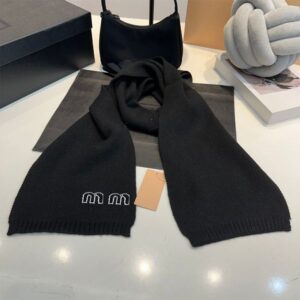 Designer Scarf Womens Cashmere Knitted Long Scarf for Autumn and Winter Warmth Fashion Edge Knitteds Style Travels and Festival Gifts