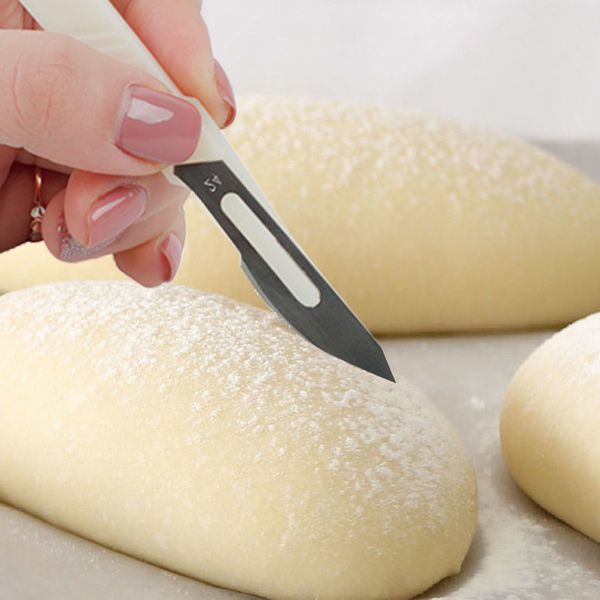 Bread cutter Hand baguette stainless steel European cutting knife Curved cutting knife Baking tools