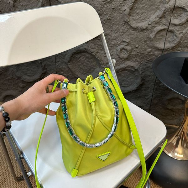 Designer bags Classic Nylon Bucket bag Fashion Shoulder Bag Crossbody Bags Luxurys Purse Card Ccredit card slot Messenger Bag Fortune bag 19m