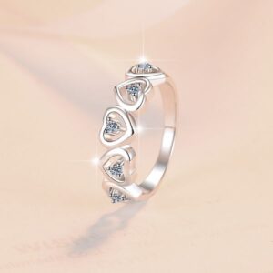 Elegant Heart-Shaped Moissanite Ring in S925 Sterling Silver, Lightweight Luxury for Women, Perfect for Engagements and Special Occasions, Cross-Border Wholesale.