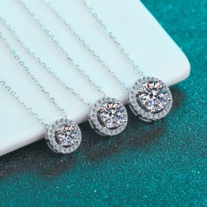 Elegant 925 Sterling Silver Women's Moissanite Neckpiece – Simple Design