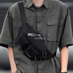 Designer men's high-end chest bag sports nylon fashionable and simple crossbody shoulder bag zipper classic retro handbag pocket money bag hobo casual bag