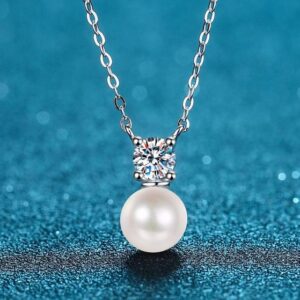 Chic Unisex 925 Fine Silver Necklaces Embellished With Exceptional Fresh Water Pearls And Glittering Man Made Diamond Look
