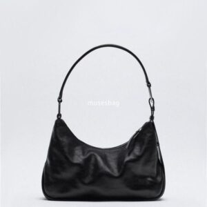 New niche law stick underarm bag black leather high-end feel 100 pairs of bills of lading shoulder bag essential for commuting