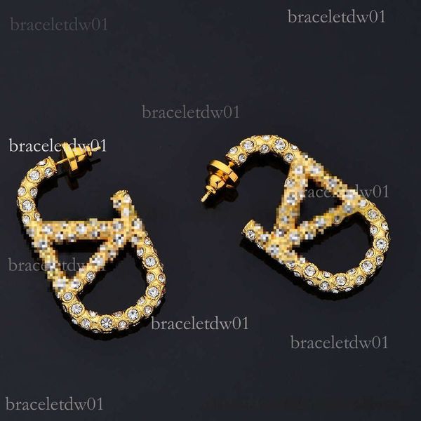 E-shaped Diamond-encrusted Letter-shaped Earrings In V Shape, Elegant And High-end Fashion. Part Of The Colorful Summer Collection. Ideal Valentine's Day Gift.