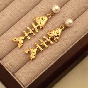 Hollow Copper-Plated 18k Gold Plated & S925 Silver Needle Fishbone Pendant with Multicolored Pearl Earring Set – Elegant Party Accessory