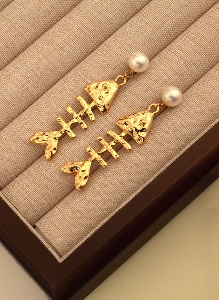 Hollow Copper-Plated 18k Gold Plated & S925 Silver Needle Fishbone Pendant with Multicolored Pearl Earring Set - Elegant Party Accessory