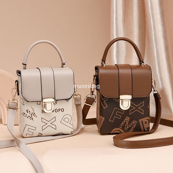 Popular small bags for women's spring and summer new niche design letter printed single shoulder bag internet red mini diagonal cross bag
