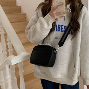 Trendy and fashionable versatile women bag new solid color PU crossbody bag women small bag, women shoulder bag small square bag