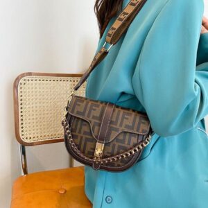 Female bag new fashion fashion texture single shoulder bag foreign style all take cross body saddle bag 2025s hot