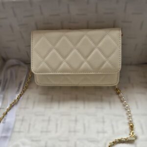 Designer Shoulder Bag Leather Handbag Half Moon Makeup Bag Luxury High Quality Genuine Leather Cowhide Gold Pearl Chain Cross Body Bags Women Designer Bag Crossbody