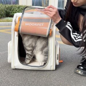 Beni Pet This breathable cat bag comes in multiple colors and is available for portable travel. It features breathable shoulders and a high level of appearance for pets