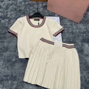 2025 Women New Style Set Fashionable Simple Versatile Knitted Round Neck Folded Casual Women suit Summer Spring