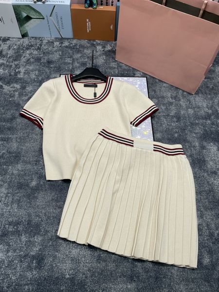 2025 Women New Style Set Fashionable Simple Versatile Knitted Round Neck Folded Casual Women suit Summer Spring