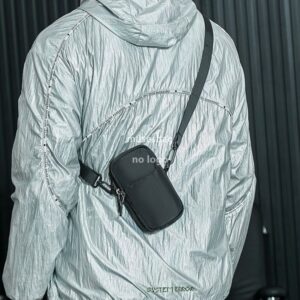 Mobile phone bag Men's bag crossbody bag Men's waist pack crossbody bag Fashion brand shoulder bag Multi-functional mini hanging bag lightweight small bag