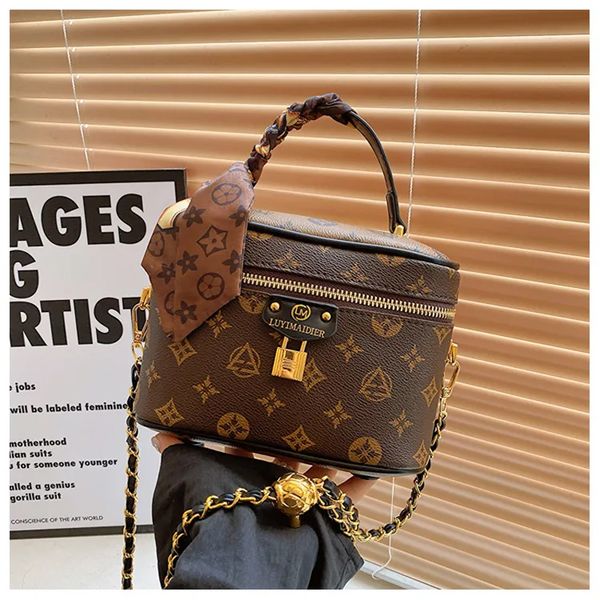 designer bag Shoulder Bags For womans black brown New shoulder bag with large capacity commuter crossbody bag