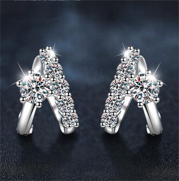 Elegant S925 Silver Moissanite Flower Stud Earrings - Luxury & Comfort