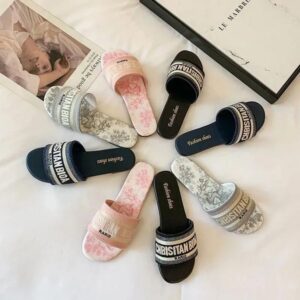 Designer Sandals Famous Designer Women Luxury Blue Pink Fashion Embroidery Sandals 011