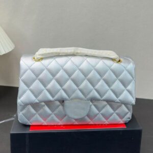 Designers bags Black cowhide Caviar Women luxurys Shoulder bag Handbags Messenger Chain Bag Clutch Flap crossbody Wallet lady clutch Fortune bag 25m