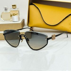 Fashion Ladies Designer Luxury Sunglasses Ladies Designer Personality irregular frame sunglasses UV400 protective metal frame leg Cool logo design 5104S