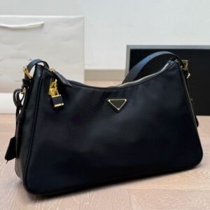 Designer bags Classic nylon Shoulder bag Handbag Computer Bags Travel Bag Mobile phone bag Luxurys Purse Card Ccredit card slot Messenger Bag Fortune bag 40m