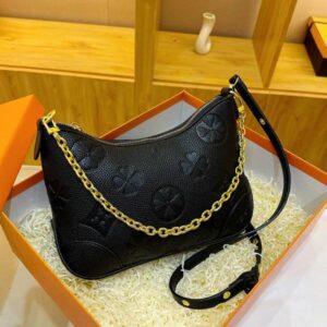 Designer Bag Shoulder Bag New French Emed Luxury Bag Korean Style Casual Crossbody With Chain Strap Stylish Commuter Horns Purse