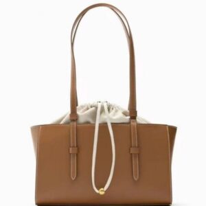 New high-end shoulder bag with drawstring drawstring drawstring mouth portable crossbody bag casual and versatile bucket bag luxurious and essential for commuting