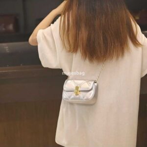 Hot selling trend small square bag new daily outfit simple and generous small bag for women fashionable diamond grid chain single shoulder crossbody bag trend