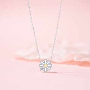 Charming Sparse Elegance Women's Stainless Steel Daisy Pendant Necklace – Minimalist Office Wear
