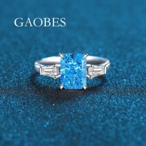 Luxurious Accessory Choice Colorful Three-Stone Engagement Band Melding Timeless Style with Modern Charm