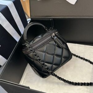 All Black Women Designer Makeup Bag with Top Handle Mirror Lambskin Leather Cosmetic Case Purse Diamond Lattice Zipper Vanity Box Cross Shoulder Handbag 11/16cm