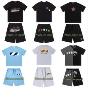 Men T Shirt Sets Designer Tracksuit Plush Letter Streetwear Casual Breathable Summer Suits T Shirt And Shorts Outdoor Sports Suits Sportswear 2 piece set