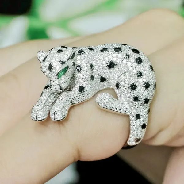 Wild leopard animal ring S925 sterling silver emerald high carbon diamond artist American leopard/ jaguar cheetah charm personality fashionable trend noble ring
