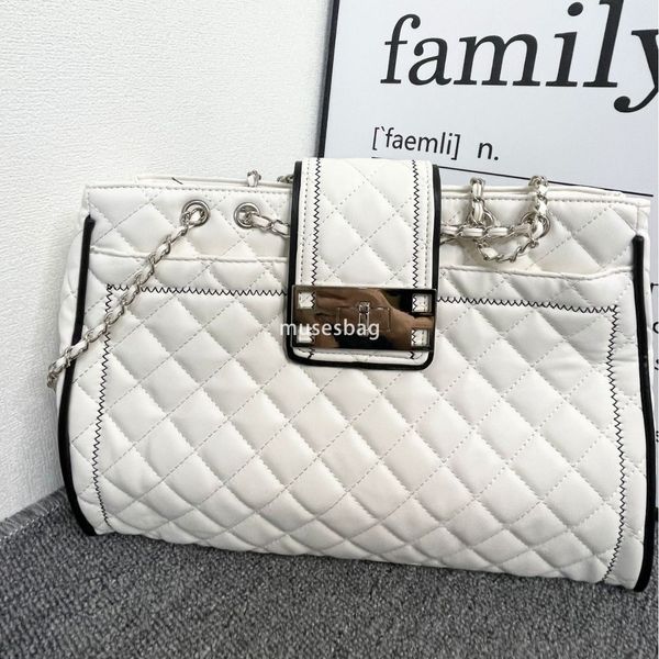 High quality niche design summer vintage classic Instagram large capacity embroidered diamond grid commuting fashion trendy chain tote bag