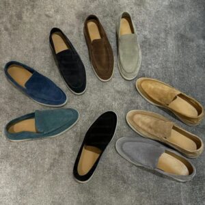 Designer's new deer leather sandals are luxurious, stylish, and fashionable slippers for both men and women. They are versatile and come in multiple colors to choose from