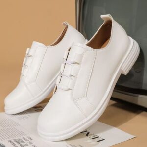 Casual skate shoes for spring-summer: new soft-faced magic tape color-blocking lazy shoes with imitation leather soft soles, fashionable and versatile.