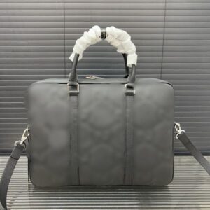 10A Man Briefcase Designer Cowhide briefcase computer bag with exquisite inlay craftsmanship classic and versatile 28 x 38 cm