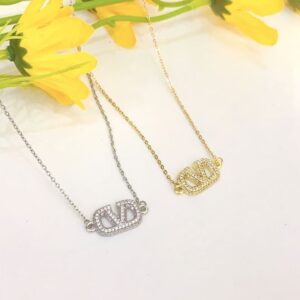 New CZ Micro Pave Letter V Pendant Necklace for Women Gift