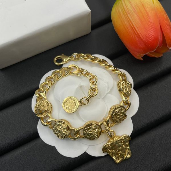 Classic Bracelets Bangle 18K Gold Plated Letter Pendants Lovers Cuff Chain Women Bracelet Gift Jewelry