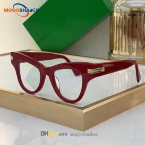 Luxury Designer Sunglasses for Women Gafas de Sol Oversized Shield Blue Light Blocking Lightweight for Trave Workouts Fashion Forward Outfits