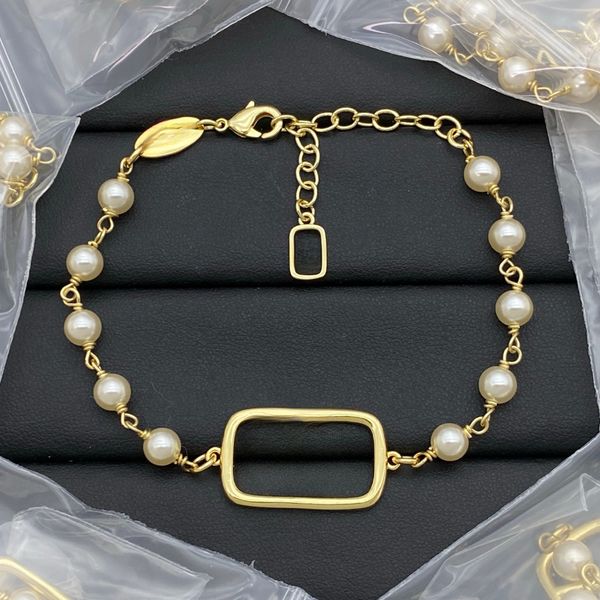 Luxurious Women's bracelet jewelry - 18K gold plated bracelet - Designer women's light luxury pendant bracelet - Gift for parties