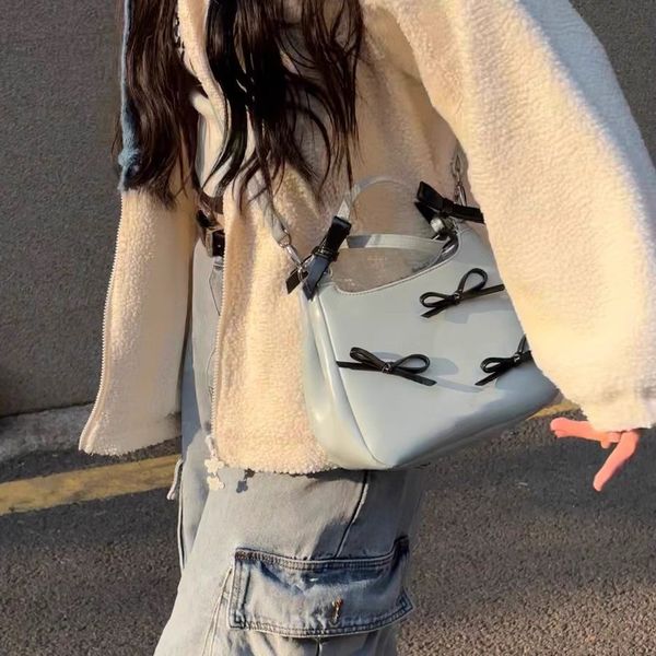 Street trend niche design ballet style bow carrying crossbody bag new sweet girl bucket vegetable basket bag commuting shoulder bag handbag