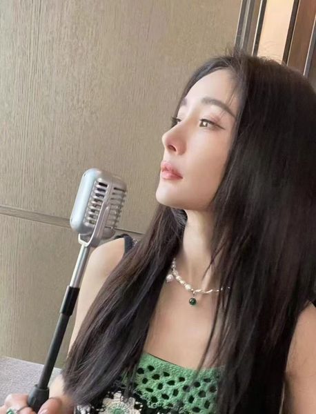 2025 fashion trend irregularity baroque fresh water pearl natural stone necklace a multi-strap light luxury niche design high sense women jewelry