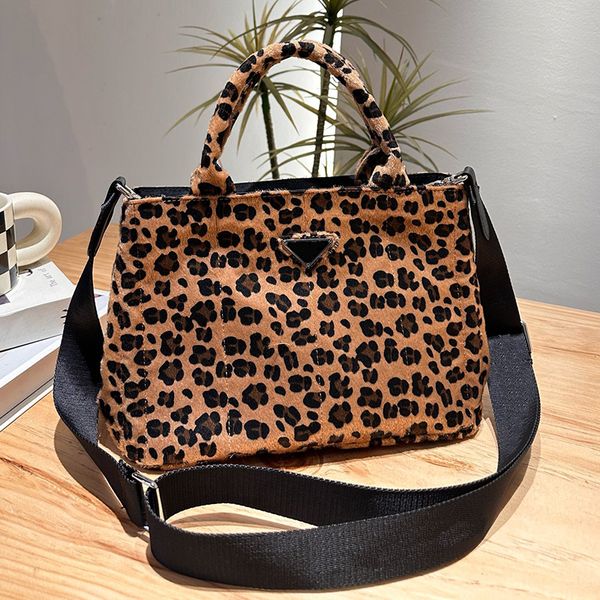 Designer bags Classic Luxury Women Leather Shoulder Bag Buckskin Handbag Second hand Beach bag Shopping Bag Large capacit Tote Travel bag Messenger bag 29m