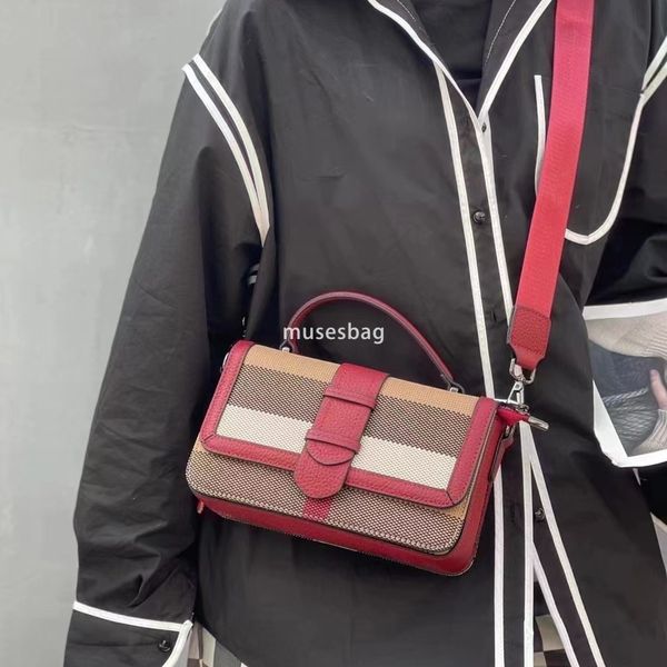 A niche design with high-end western-style leather plaid crossbody small bag for women's trendy new fashionable cowhide and internet famous small square bag